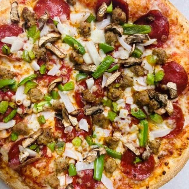 Deluxe Pizza.